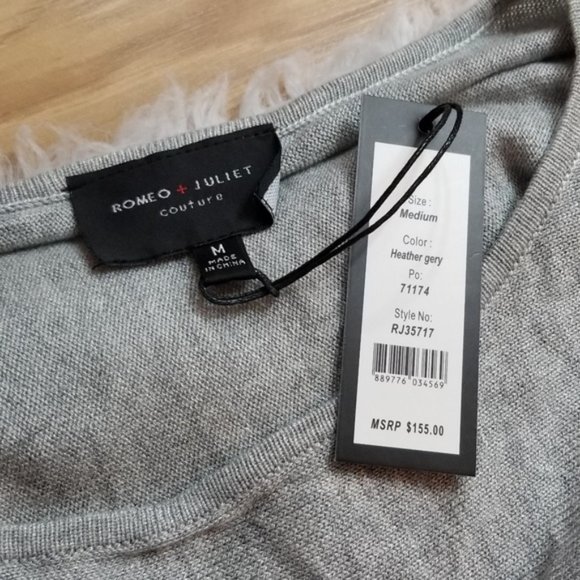 💎NWT $155 Romeo + Juliet Couture Flowy Sweater - Picture 3 of 3